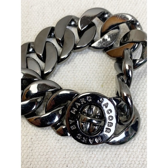 Marc by Marc Jacobs Katie Turnlock Chain Bracelet - Picture 7 of 7